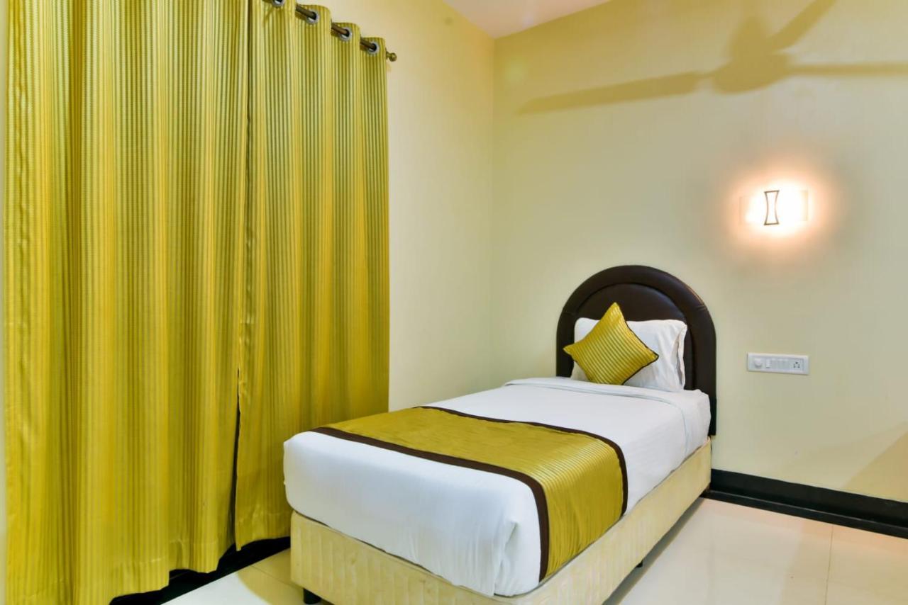 Baga Fantacia Beach Inn 칼랑굿 외부 사진