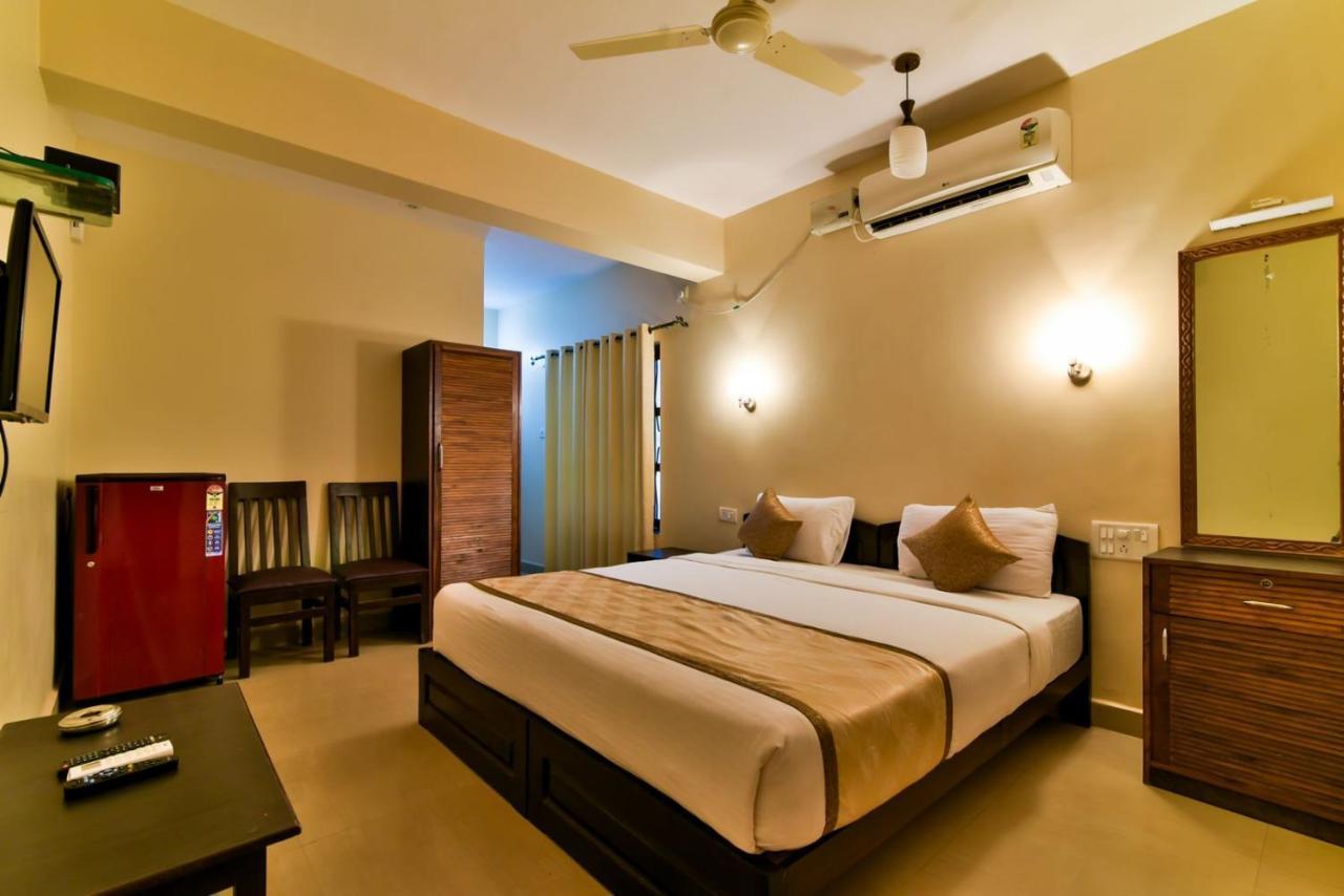 Baga Fantacia Beach Inn 칼랑굿 외부 사진